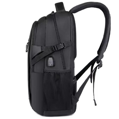 15Mochila portátil de viagem de negócios com carregamento USB.